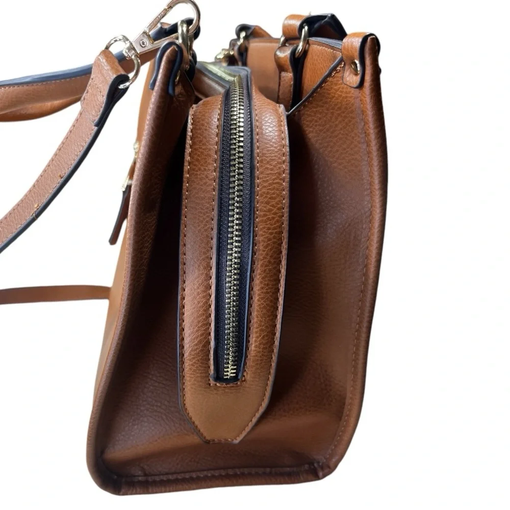 Aldo  Brown Faux Leather Crossbody Handbag
Zipper Close Purse Removable
Strap. - Picture 6 of 15